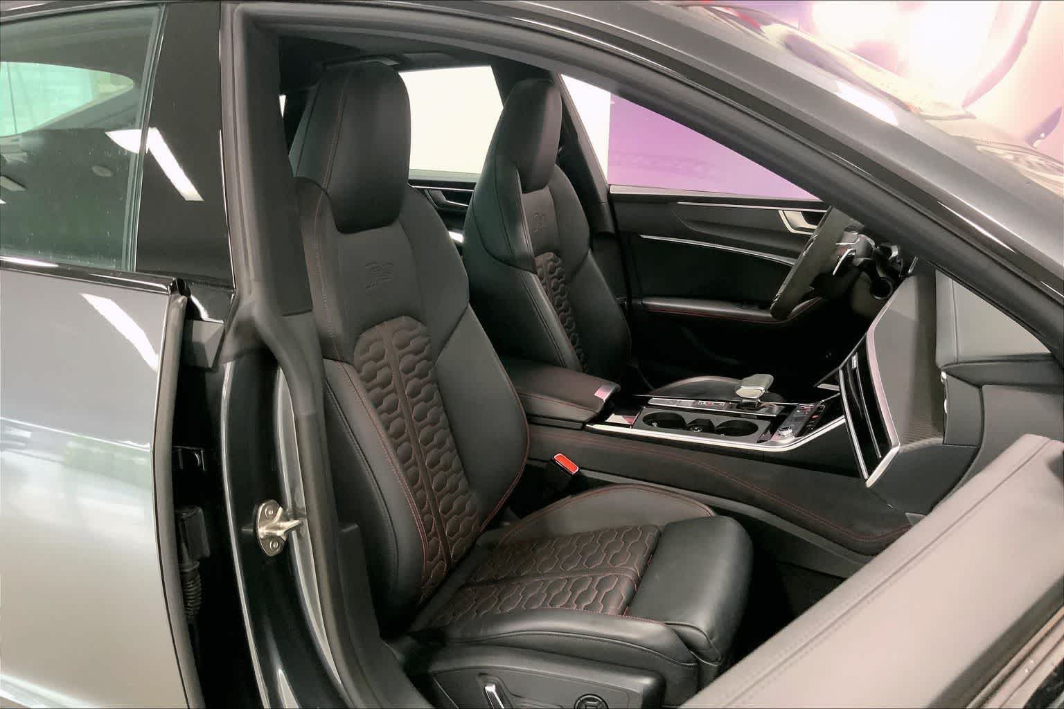 Thumbnail: 2022 Audi RS 7 - 11