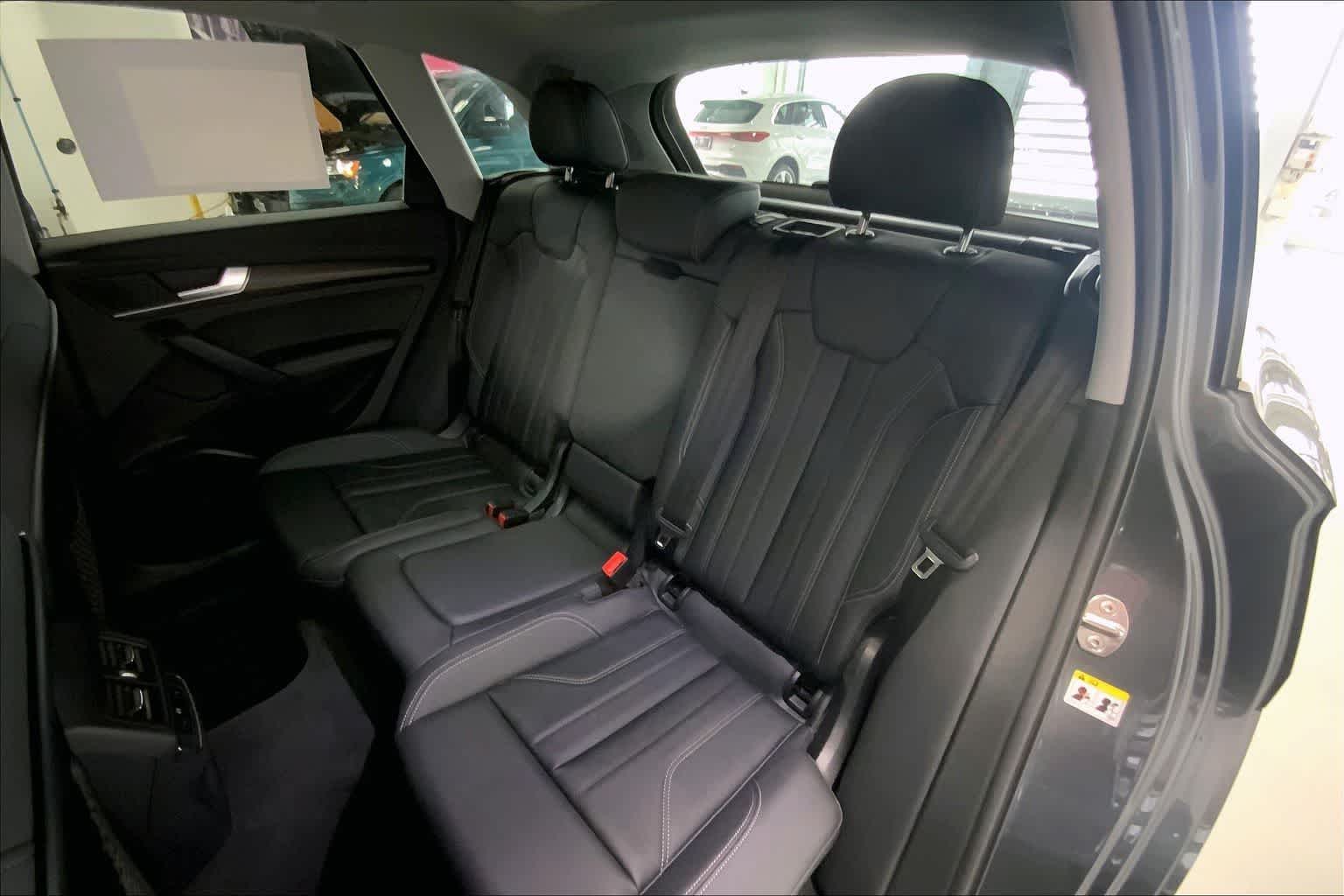 Thumbnail: 2025 Audi Q5 - 27