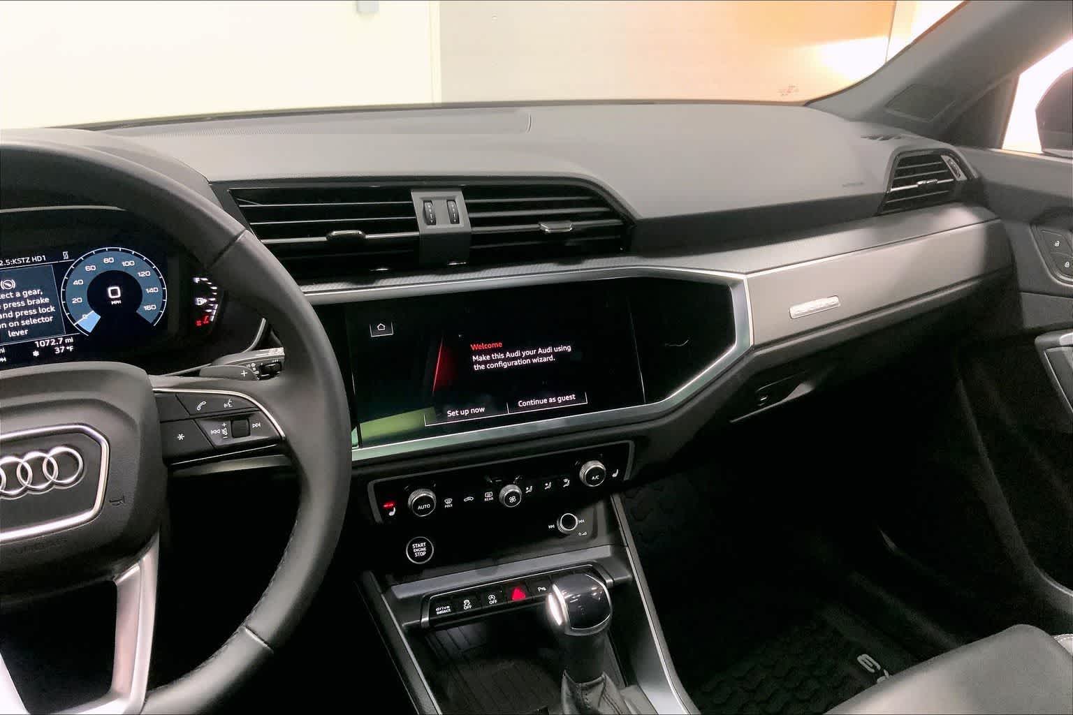 Thumbnail: 2025 Audi Q3 - 13