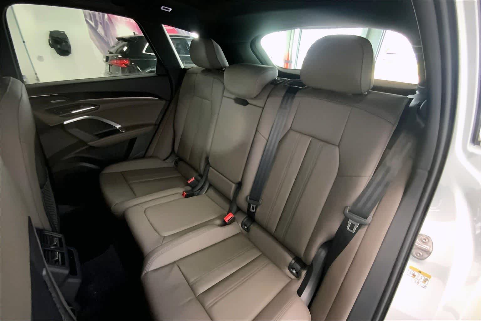 Thumbnail: 2025 Audi Q5 - 11