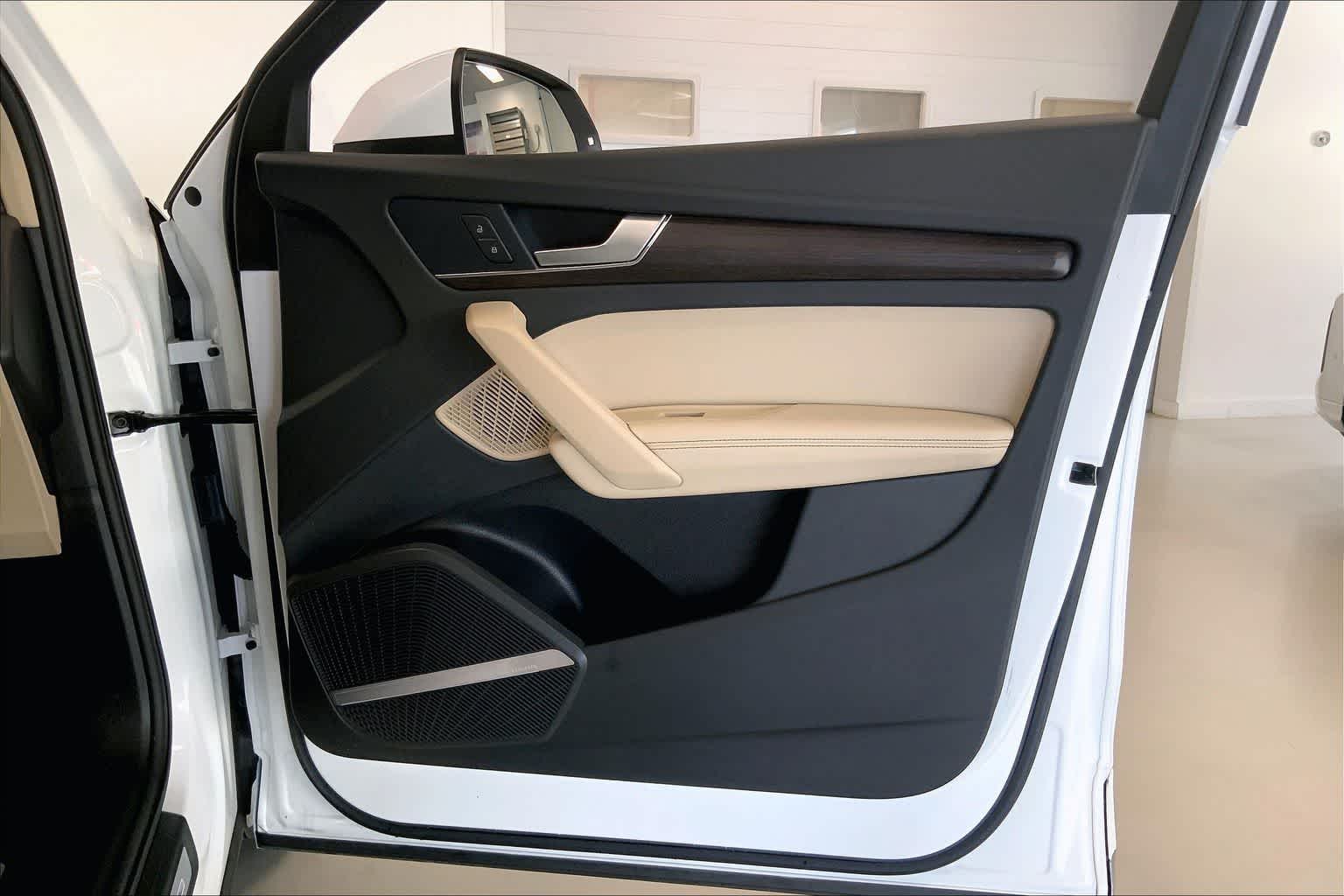 Thumbnail: 2022 Audi Q5 - 25