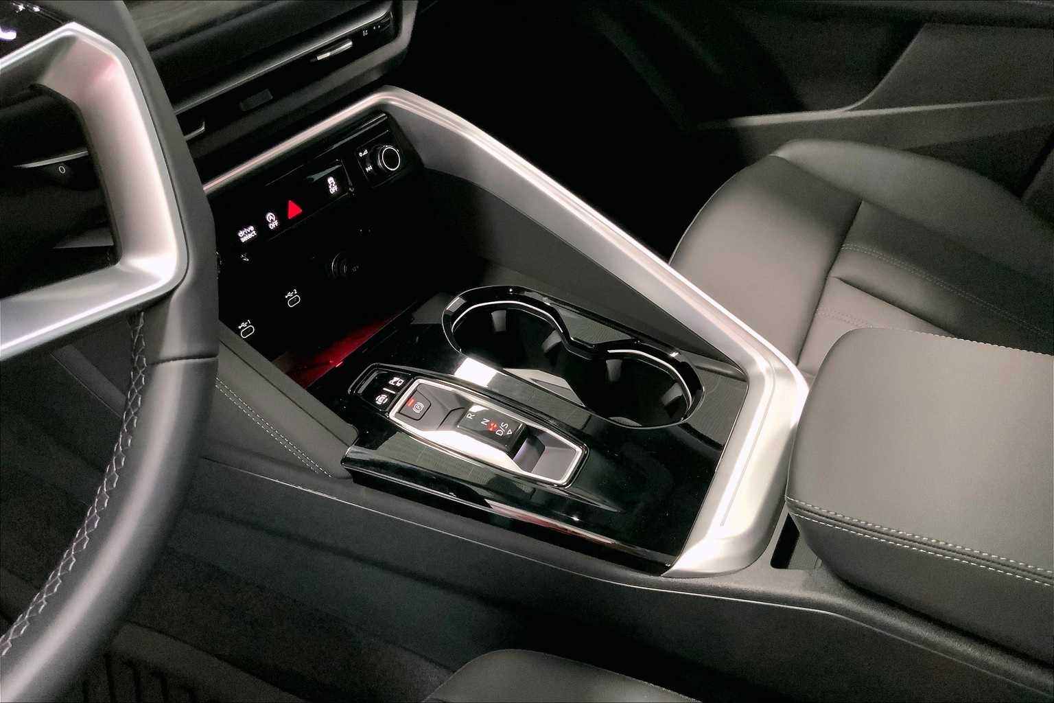 Thumbnail: 2025 Audi Q5 - 17