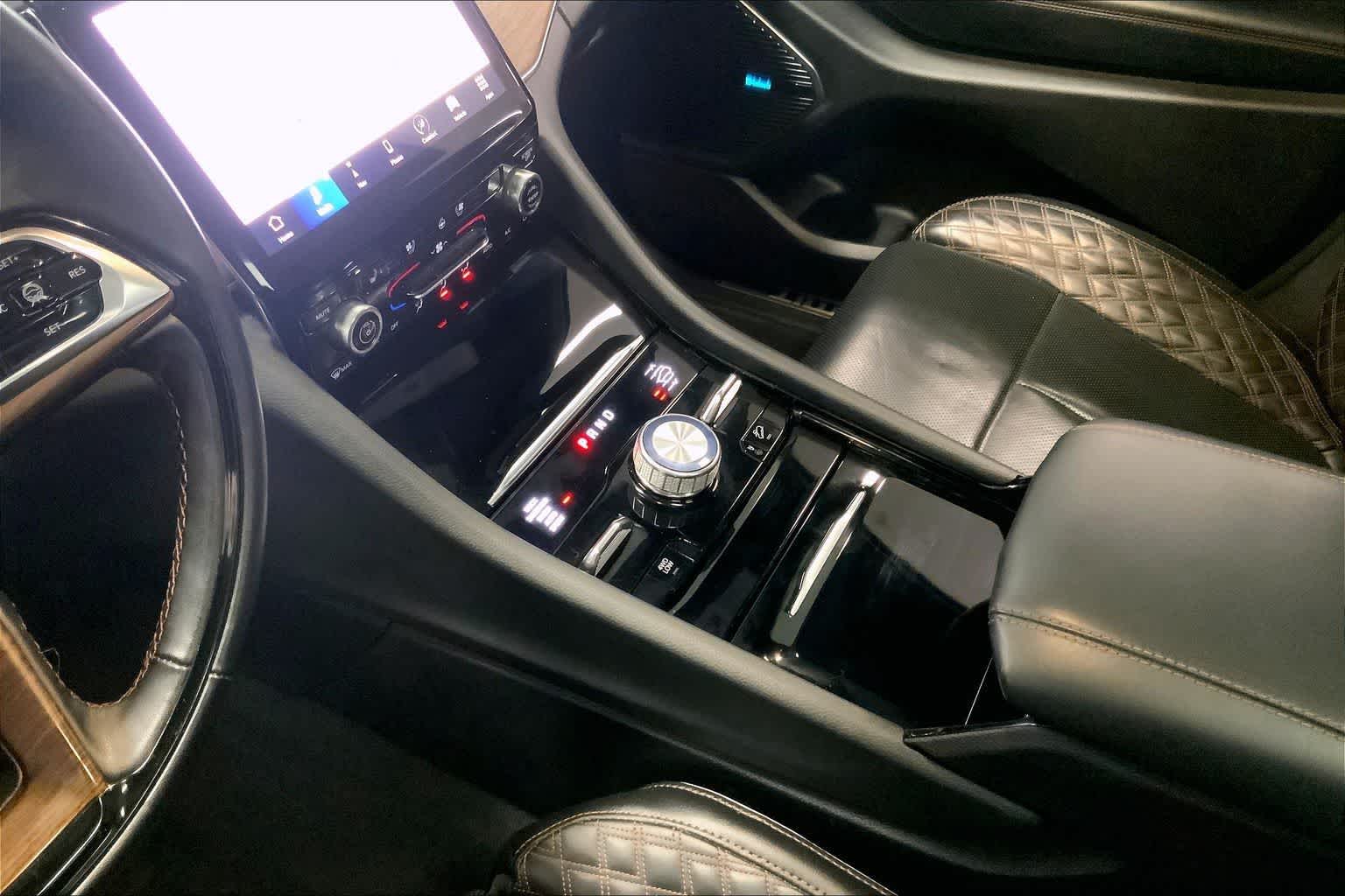 Thumbnail: 2022 Jeep Grand Cherokee - 15