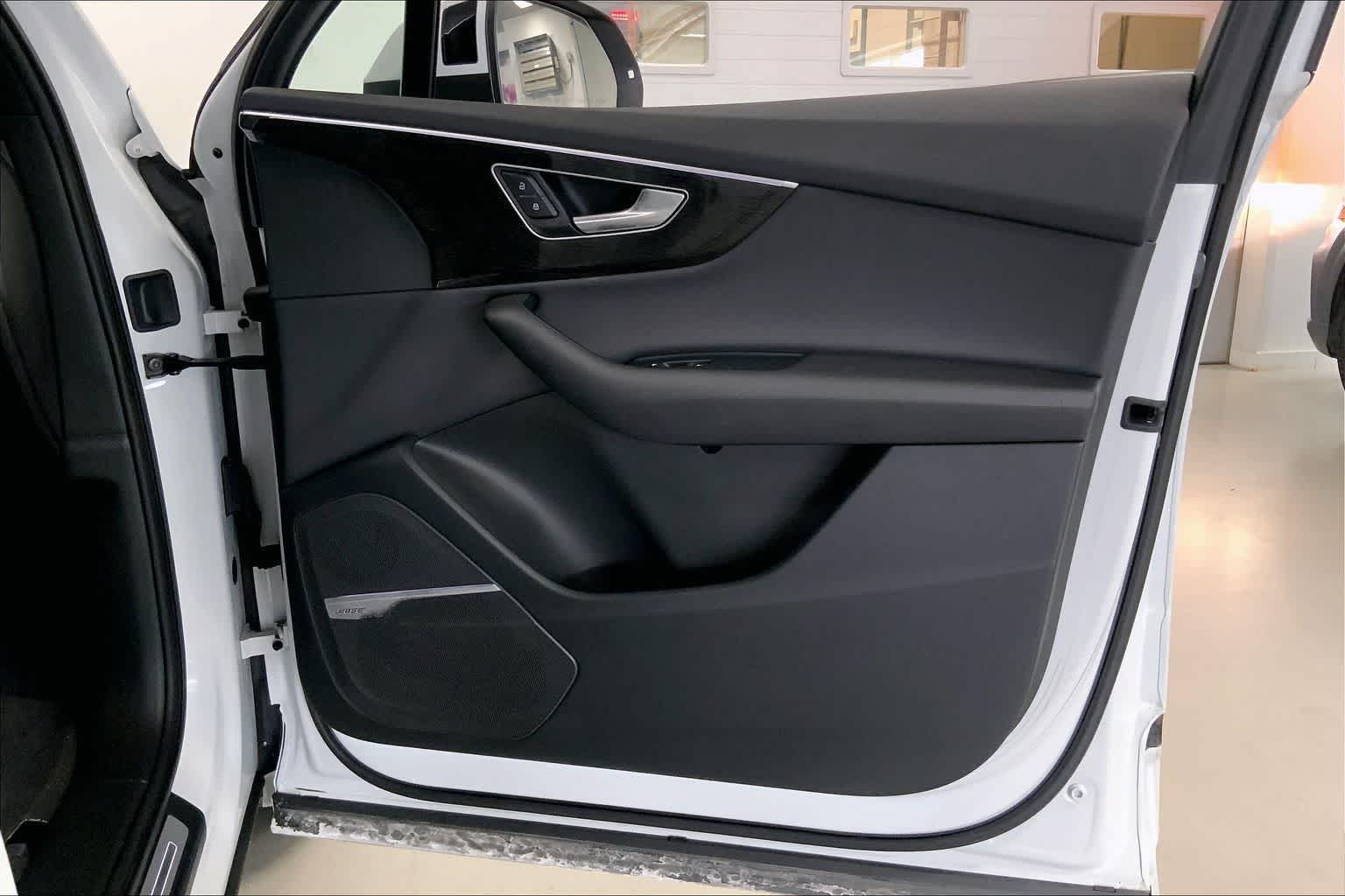 Thumbnail: 2020 Audi Q7 - 25