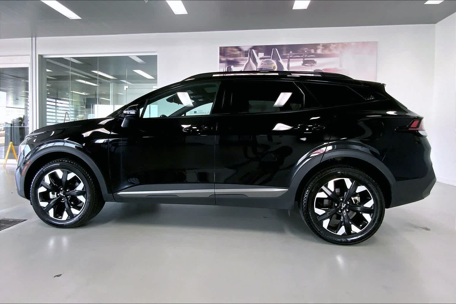 Thumbnail: 2023 Kia Sportage - 3