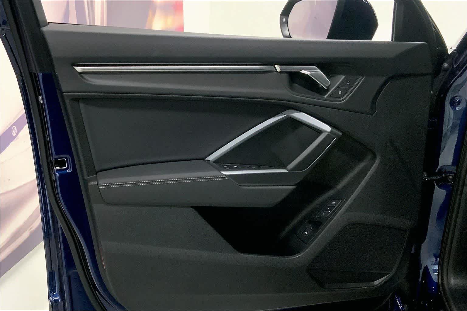 Thumbnail: 2025 Audi Q3 - 24