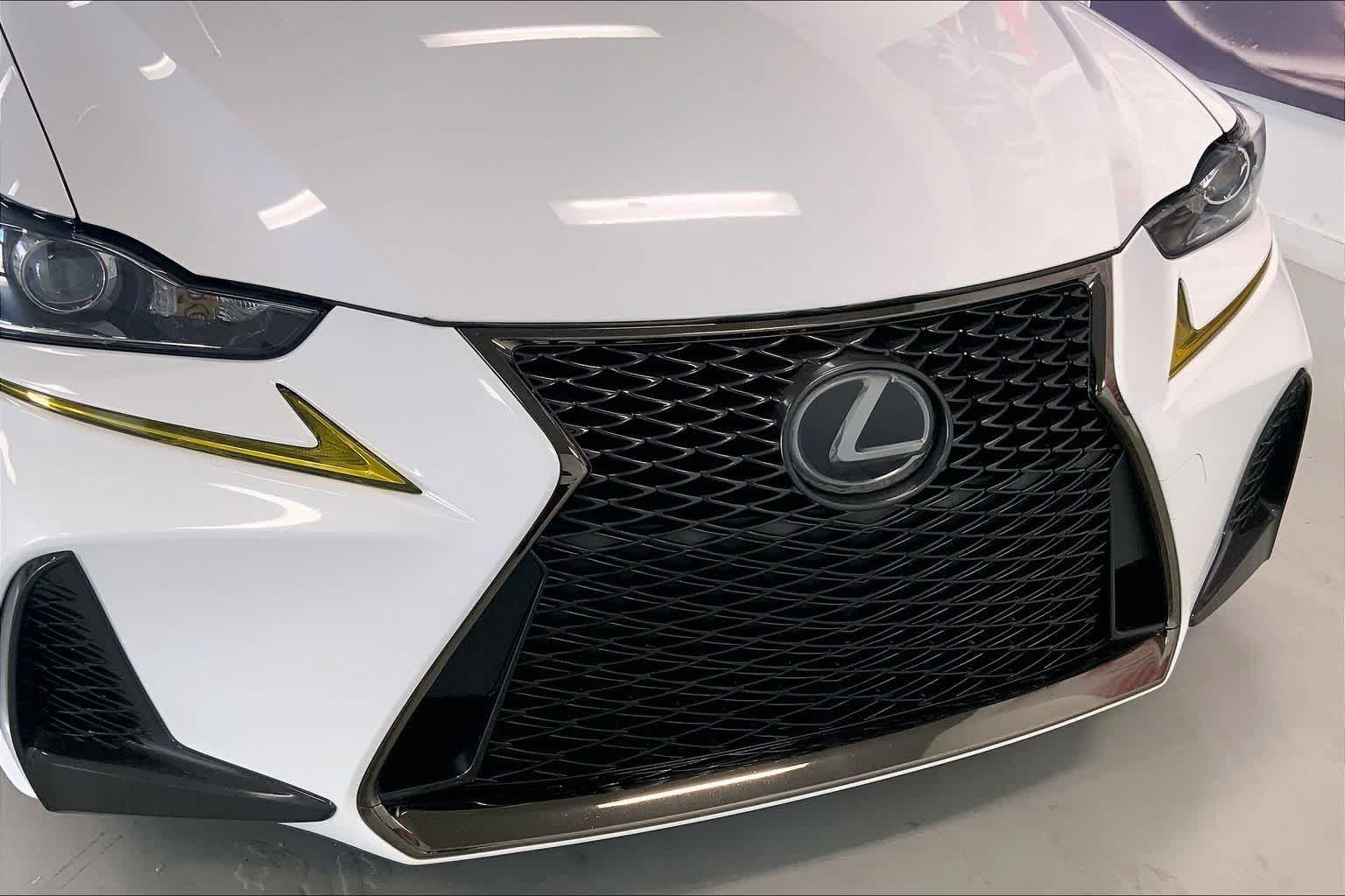 Thumbnail: 2018 Lexus IS - 30
