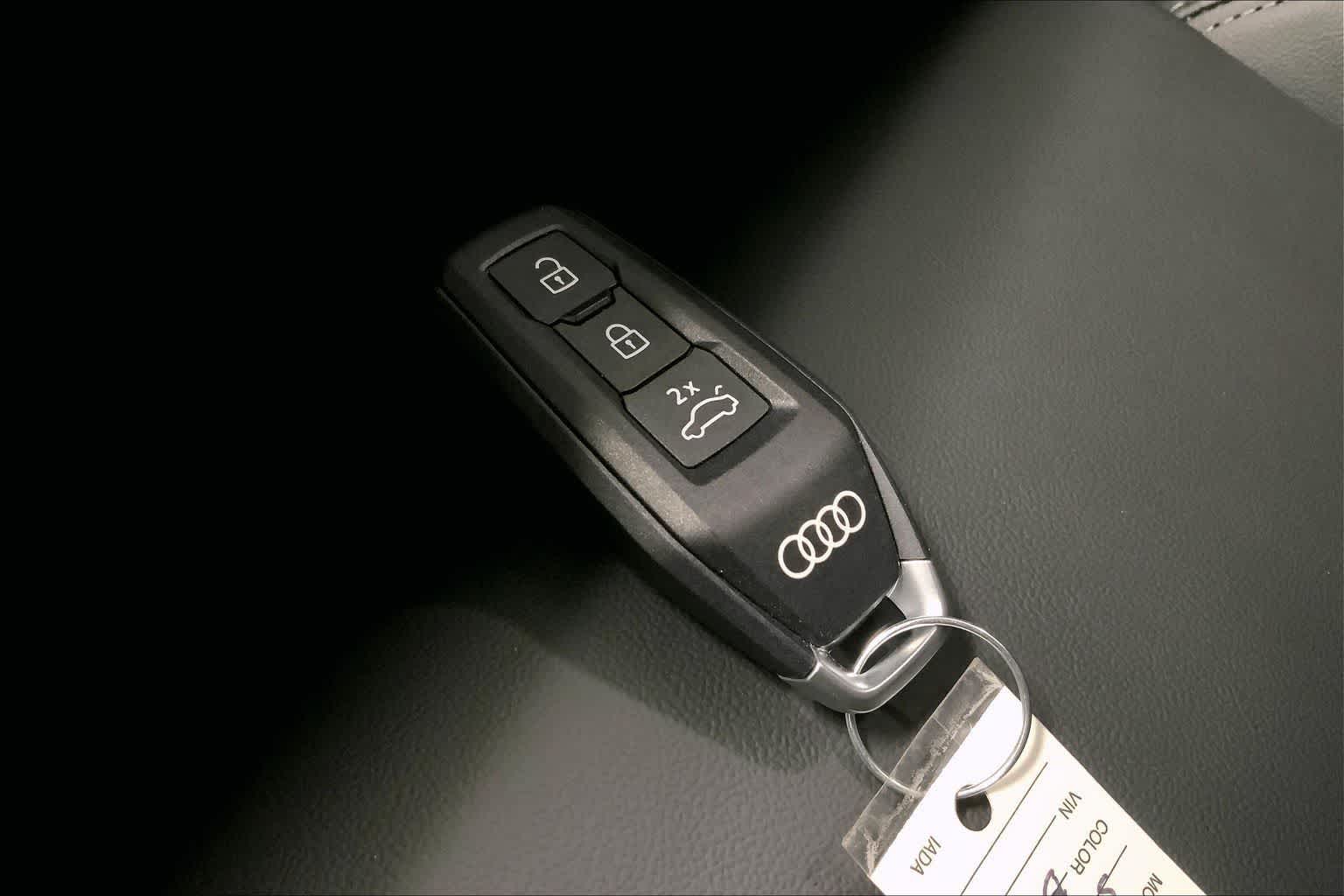 Thumbnail: 2025 Audi Q5 - 20