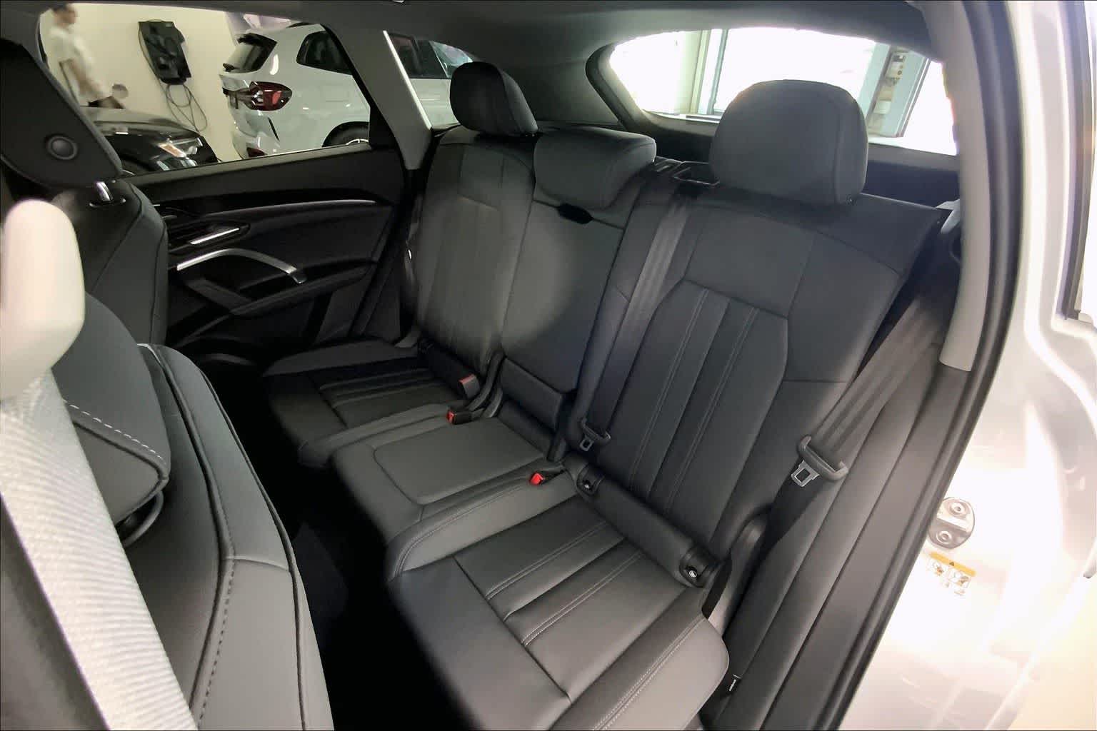 Thumbnail: 2025 Audi Q5 - 12