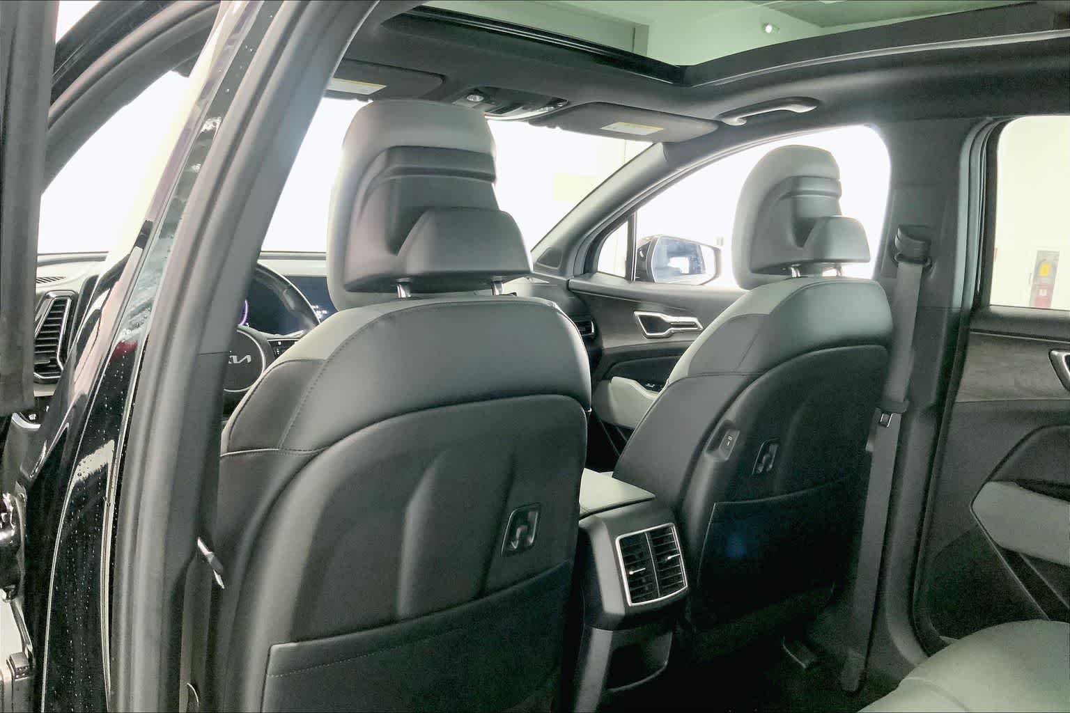 Thumbnail: 2023 Kia Sportage - 10