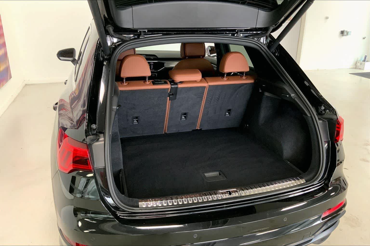 Thumbnail: 2020 Audi Q3 - 16