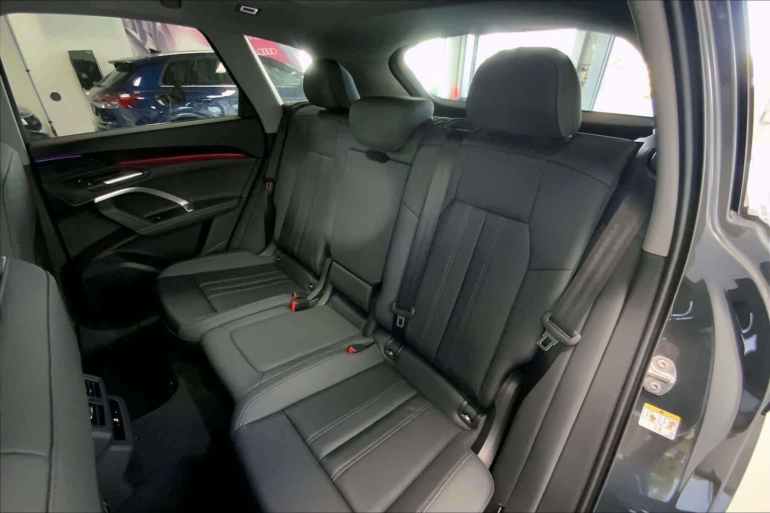 Thumbnail: 2025 Audi Q5 - 13