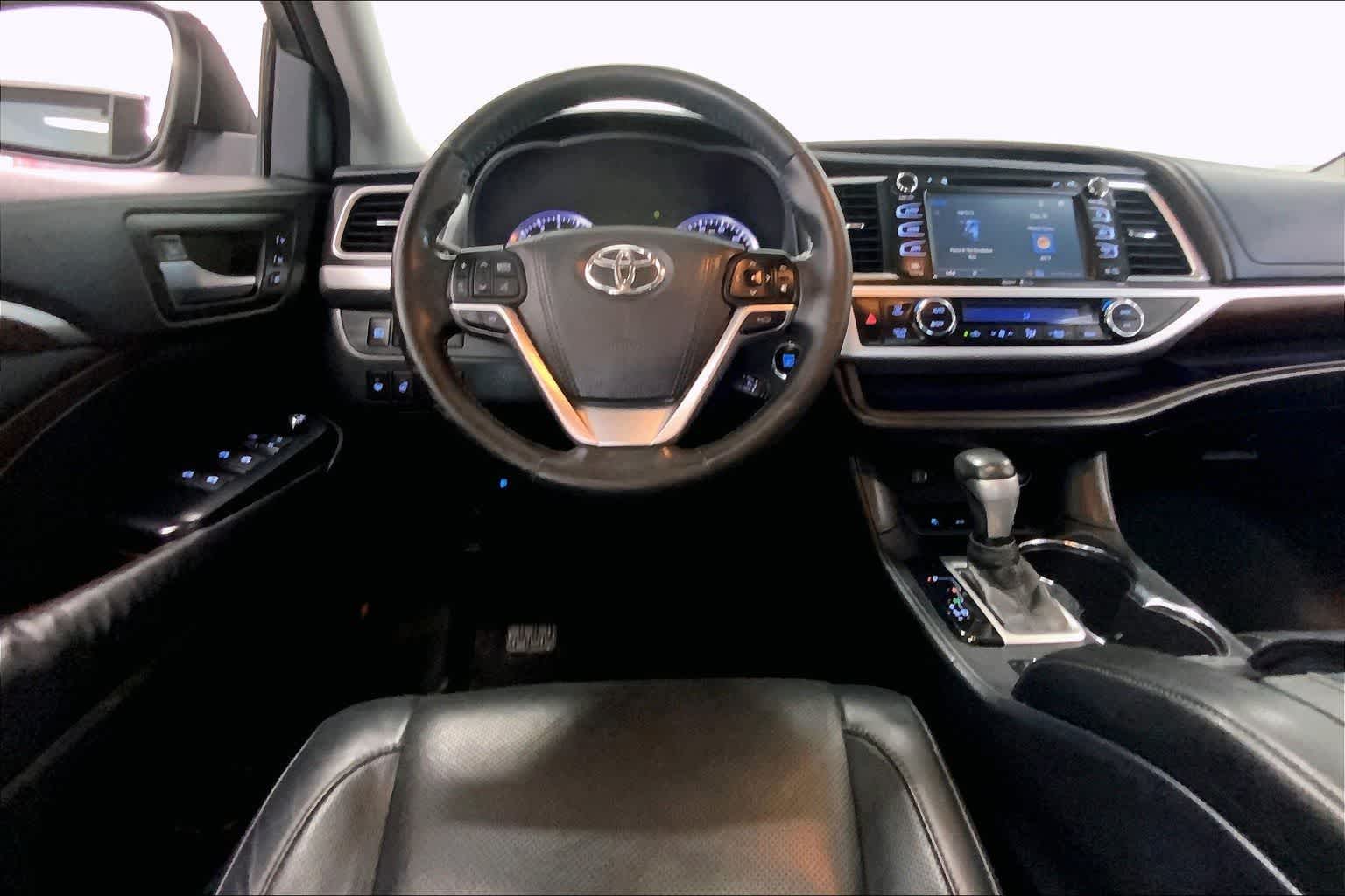Thumbnail: 2015 Toyota Highlander - 13