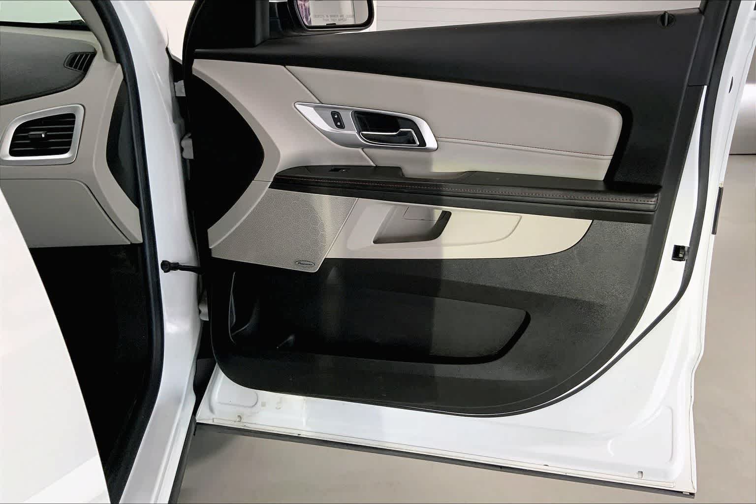 Thumbnail: 2015 GMC Terrain - 23