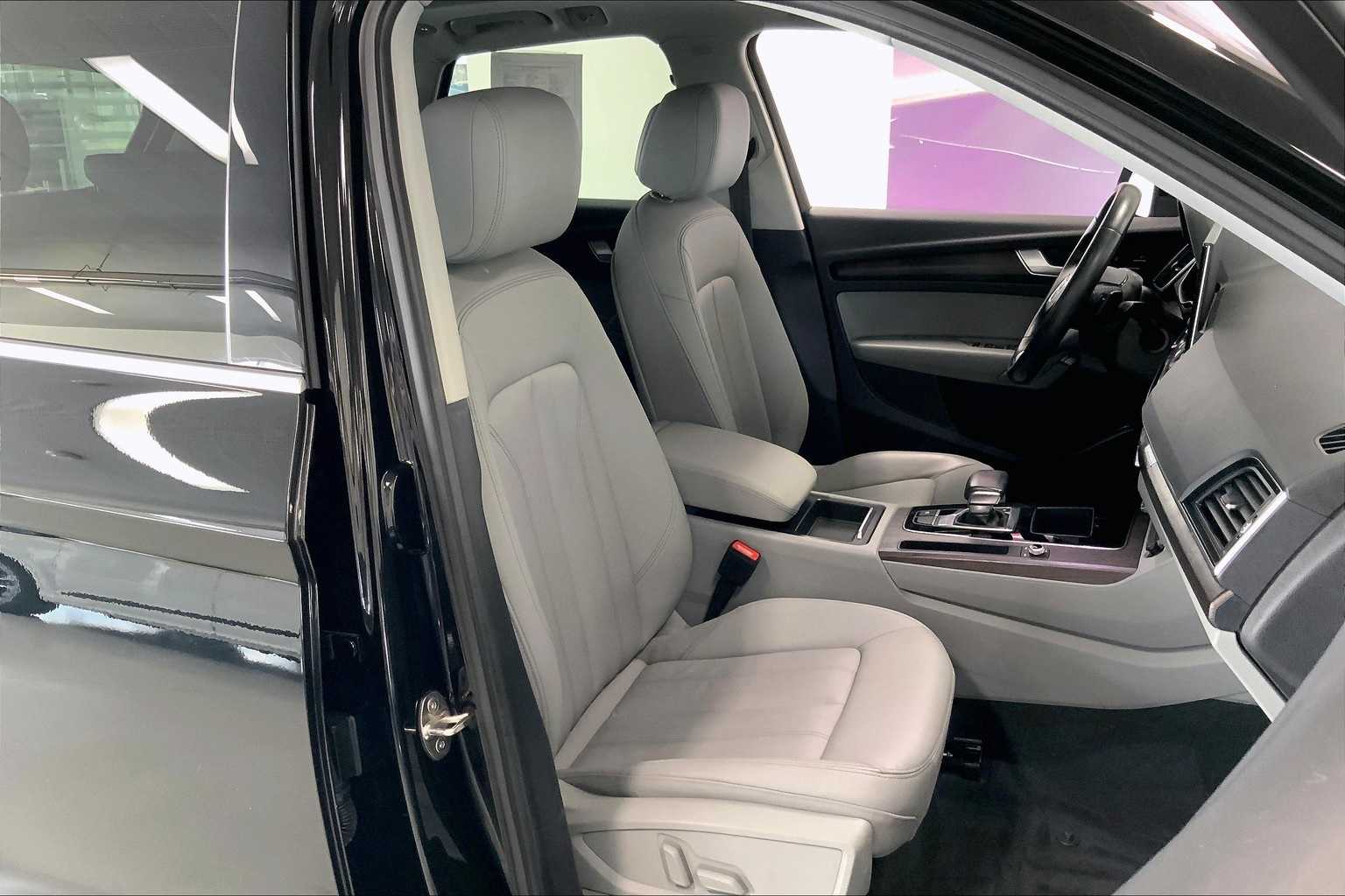 Thumbnail: 2022 Audi Q5 - 11