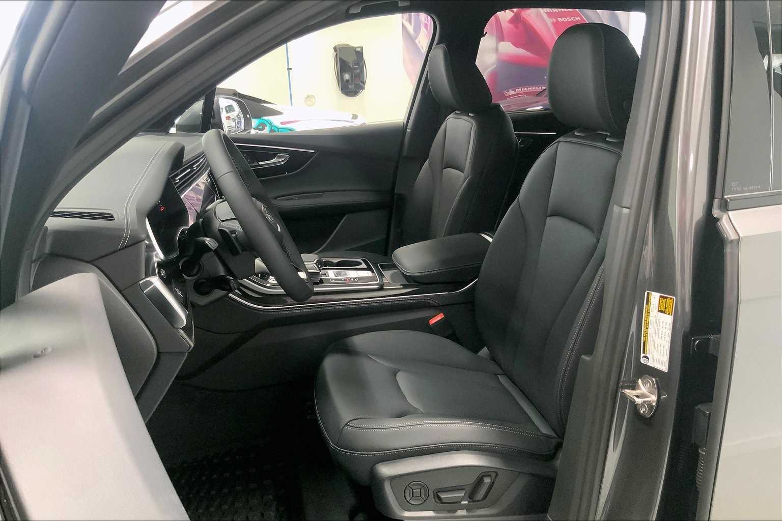 Thumbnail: 2026 Audi Q7 - 11