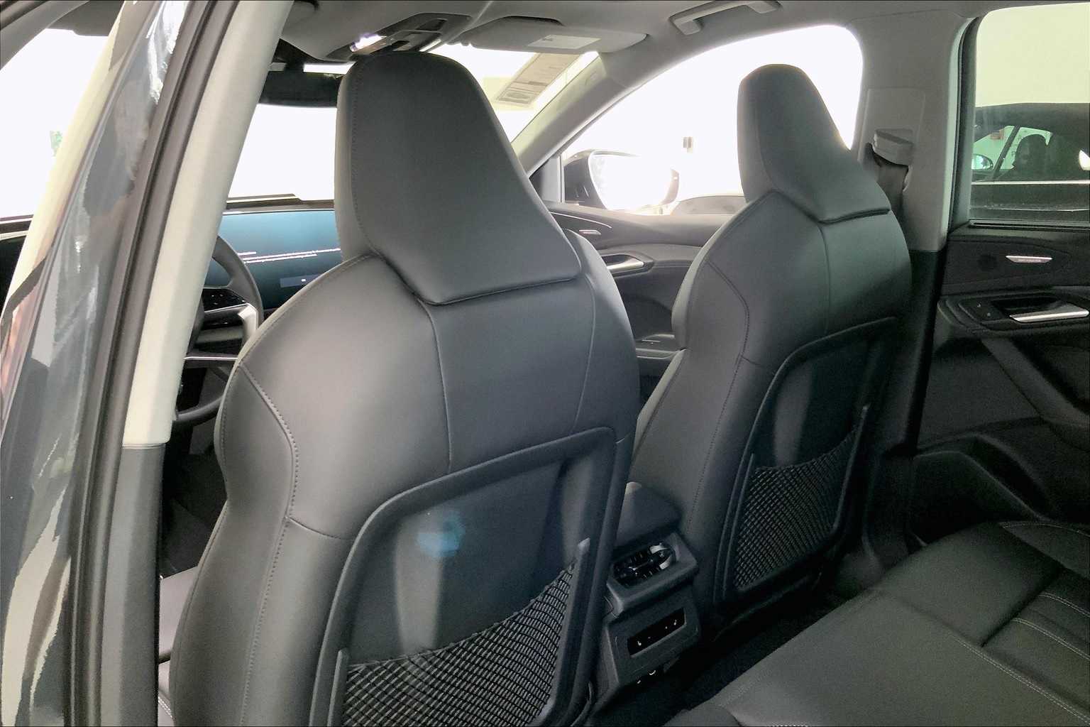 2025 Audi Q6 e-tron Premium Plus 11
