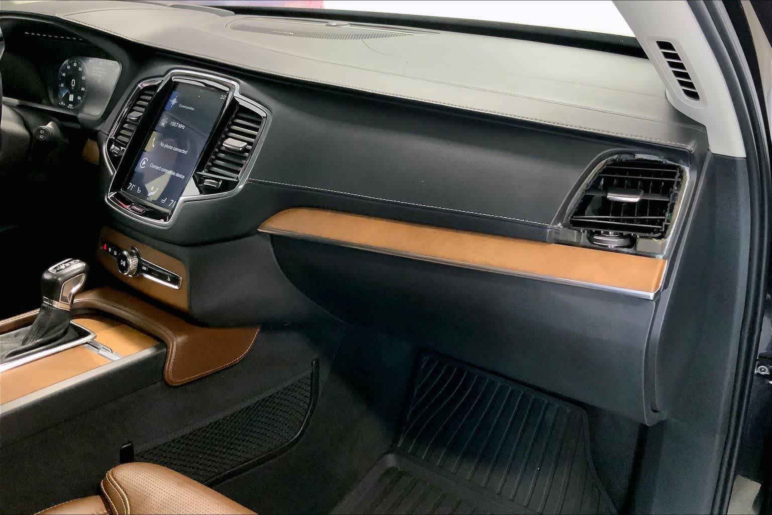 Thumbnail: 2019 Volvo XC90 - 20
