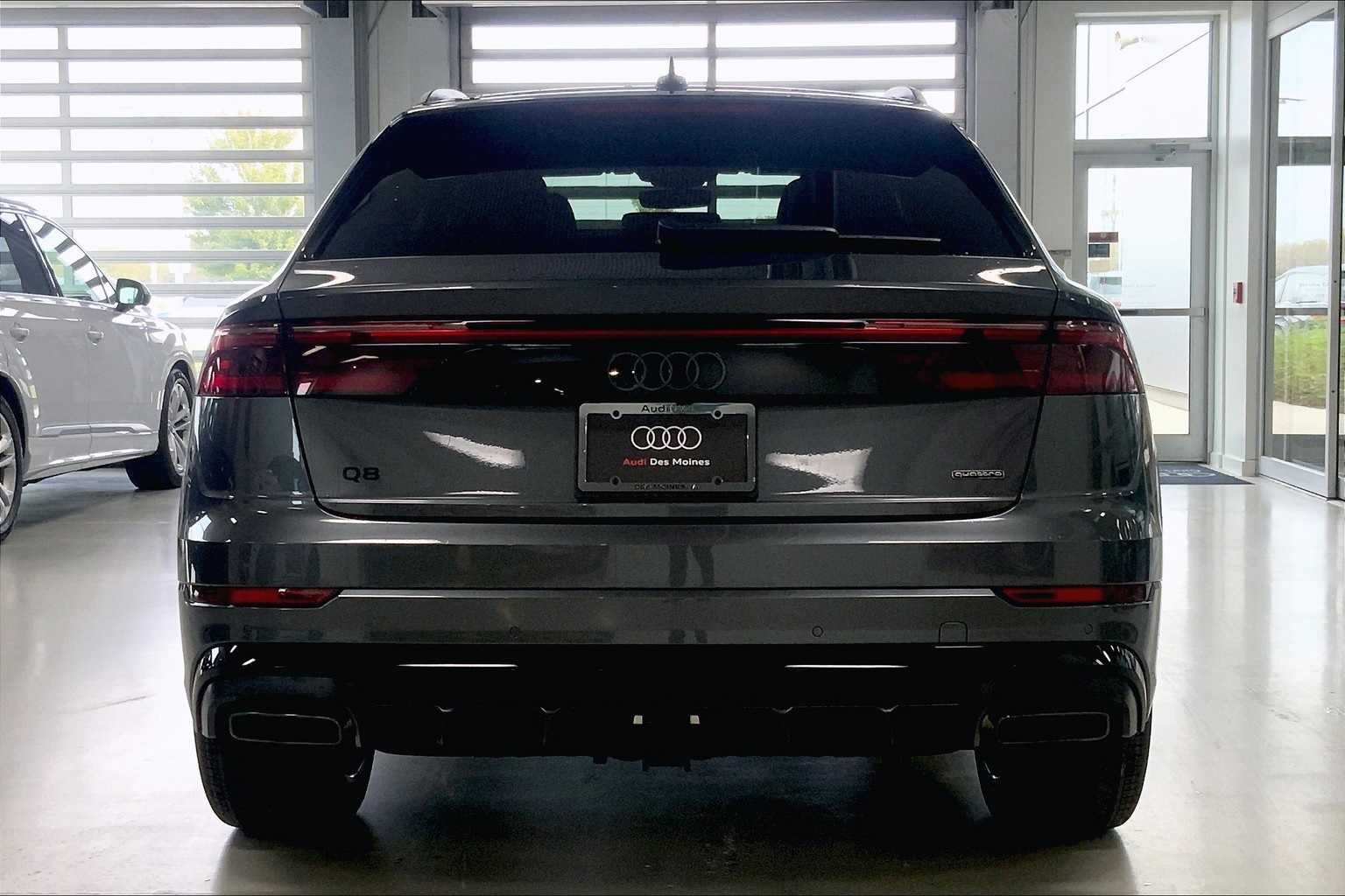 Thumbnail: 2026 Audi Q8 - 5