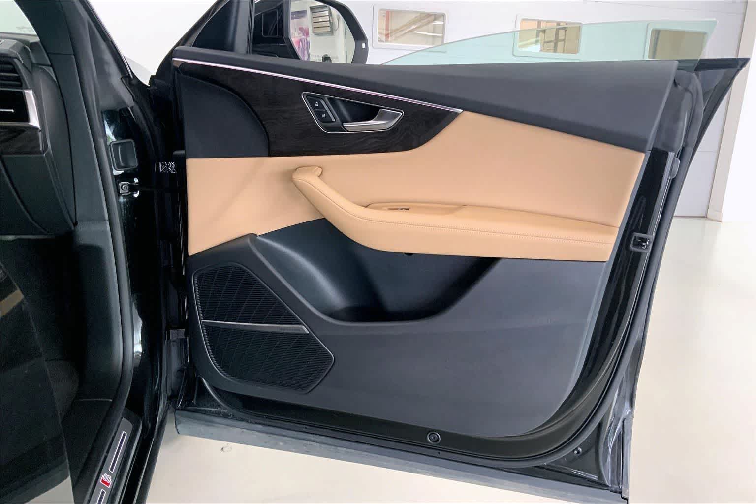 Thumbnail: 2023 Audi Q8 - 23