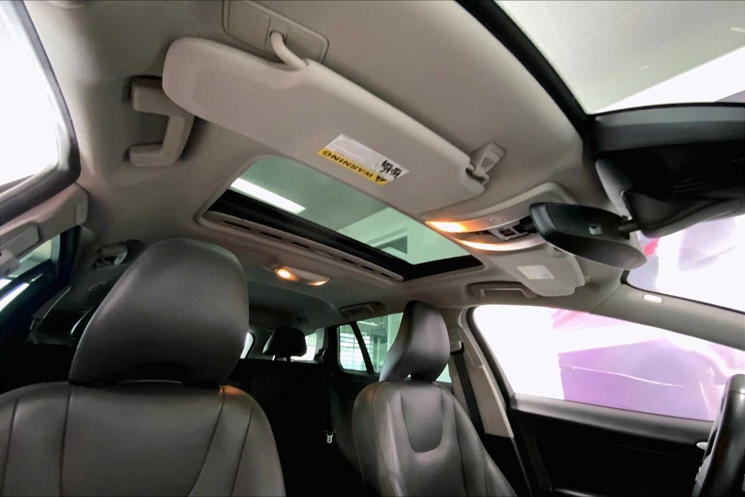 Thumbnail: 2018 Volvo S60 - 28