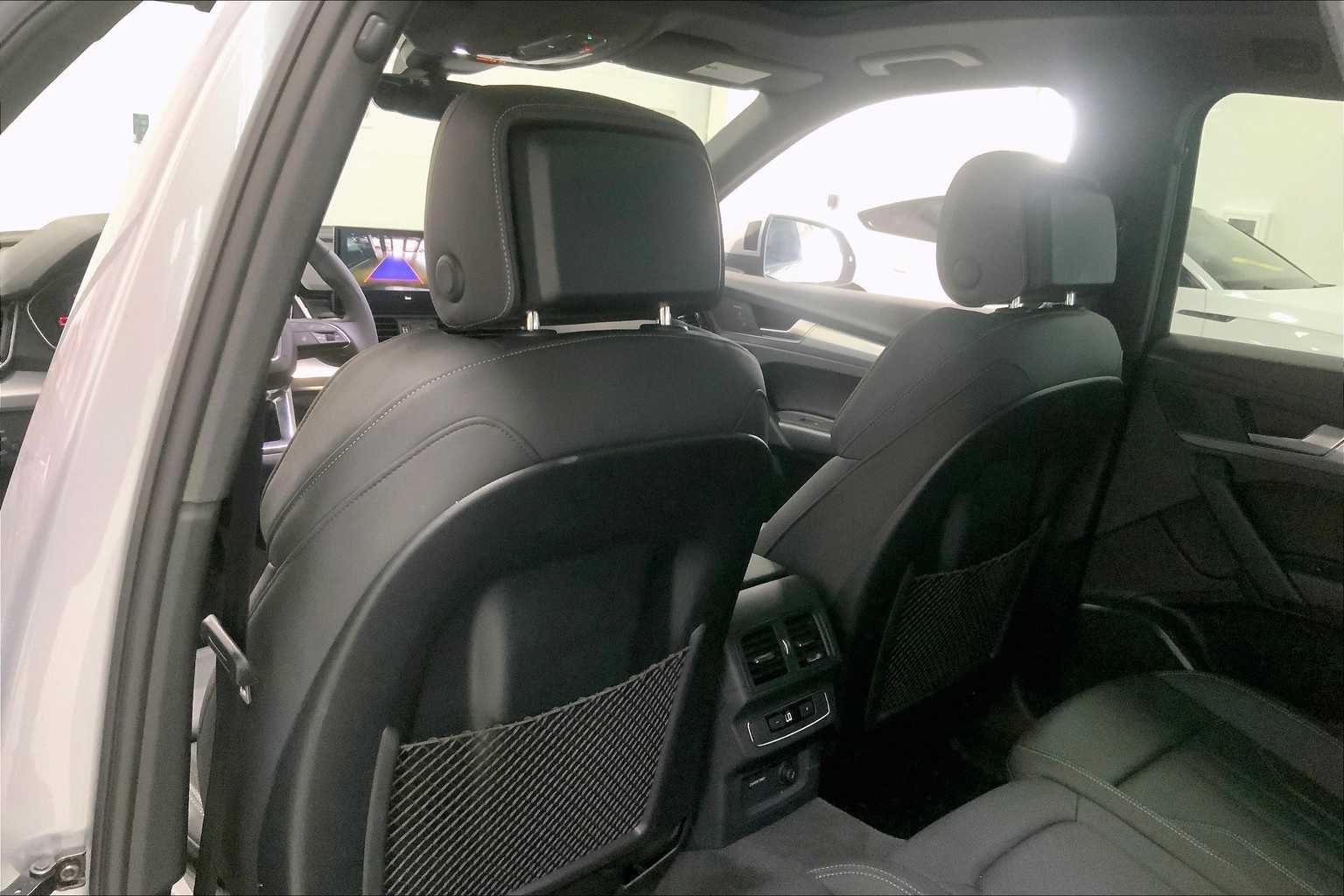 Thumbnail: 2025 Audi Q5 - 10