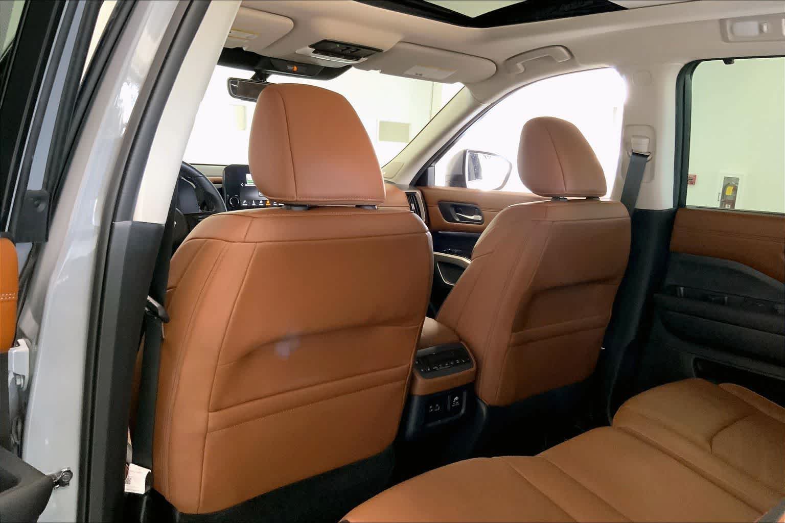 Thumbnail: 2024 Nissan Pathfinder - 10