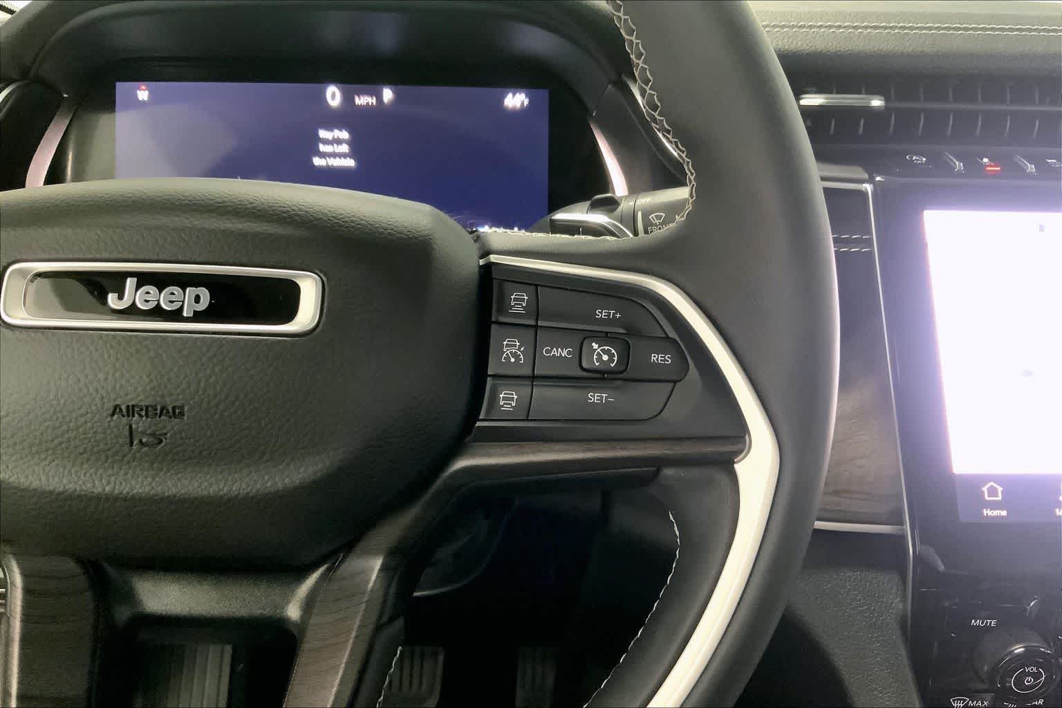 Thumbnail: 2023 Jeep Grand Cherokee - 22