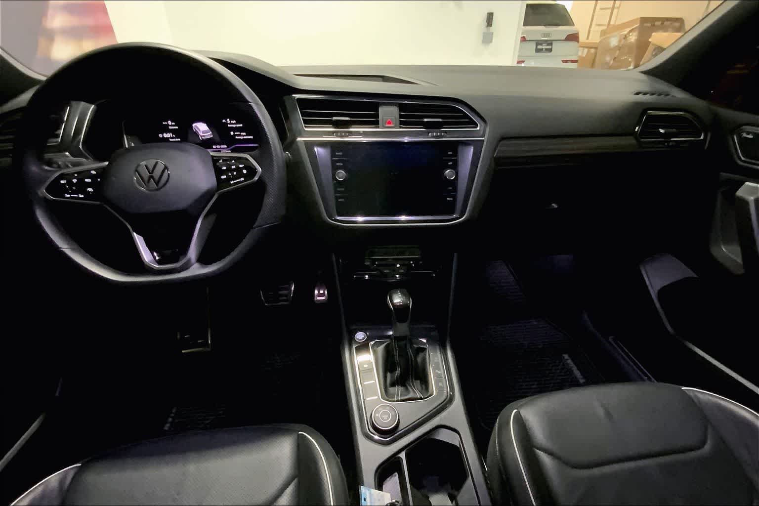 Thumbnail: 2023 Volkswagen Tiguan - 9