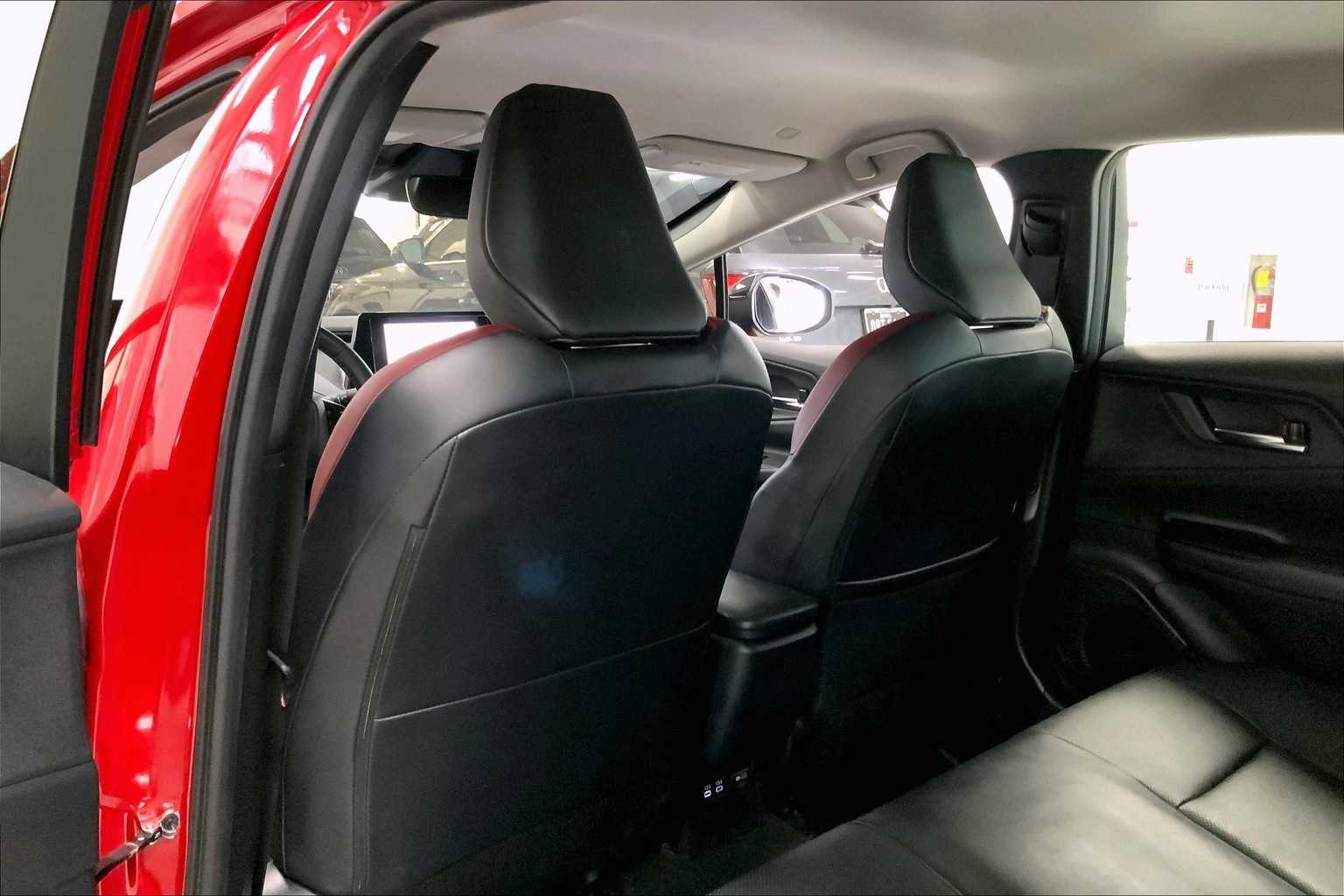 Thumbnail: 2023 Toyota Prius Prime - 12