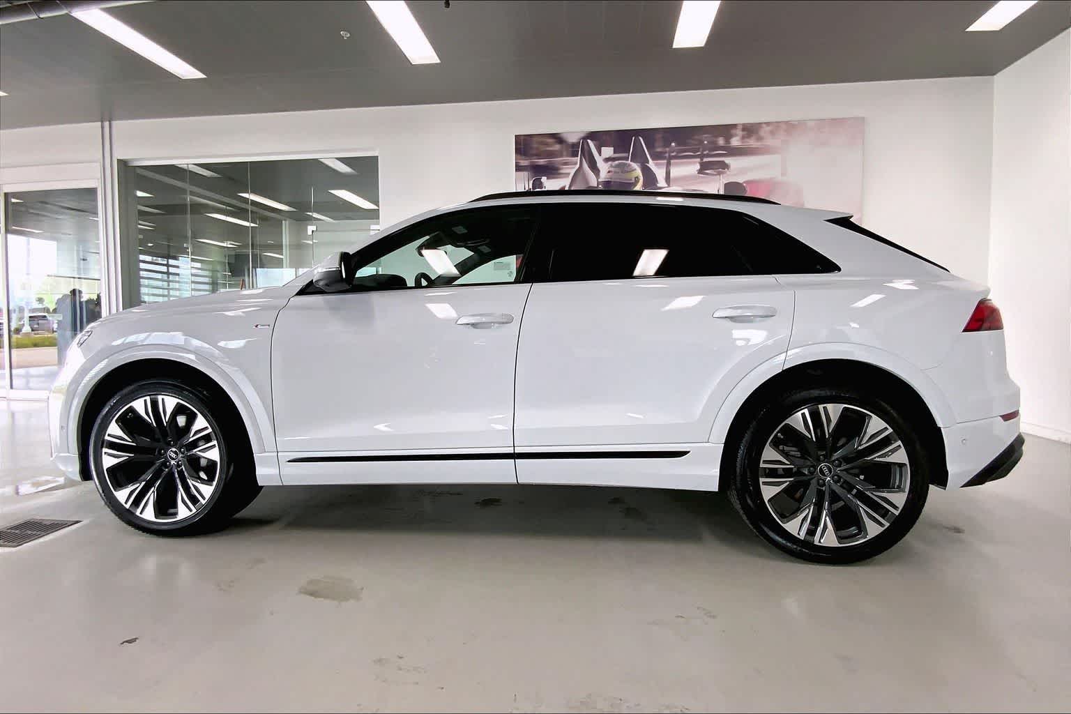 Thumbnail: 2026 Audi Q8 - 3