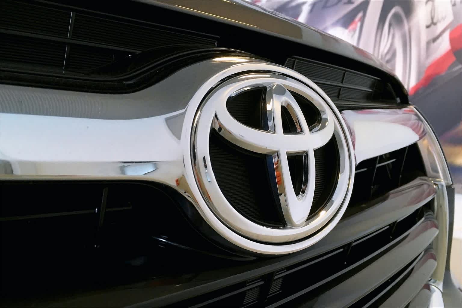 Thumbnail: 2016 Toyota Highlander - 33