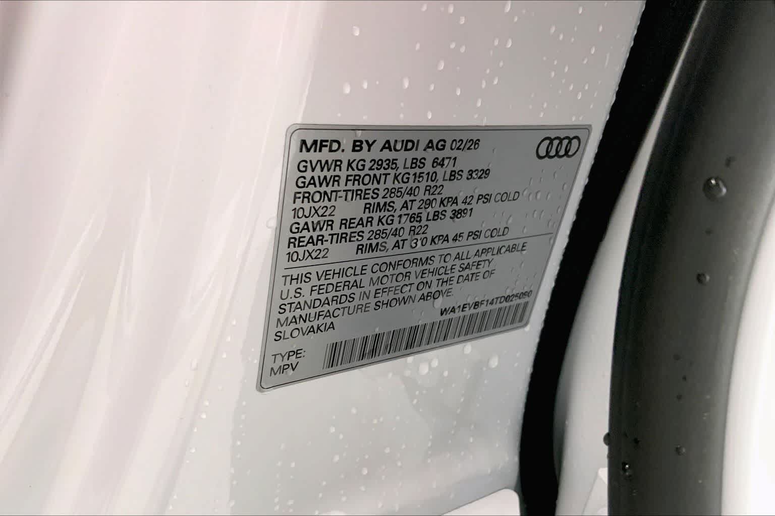 Thumbnail: 2026 Audi Q8 - 21