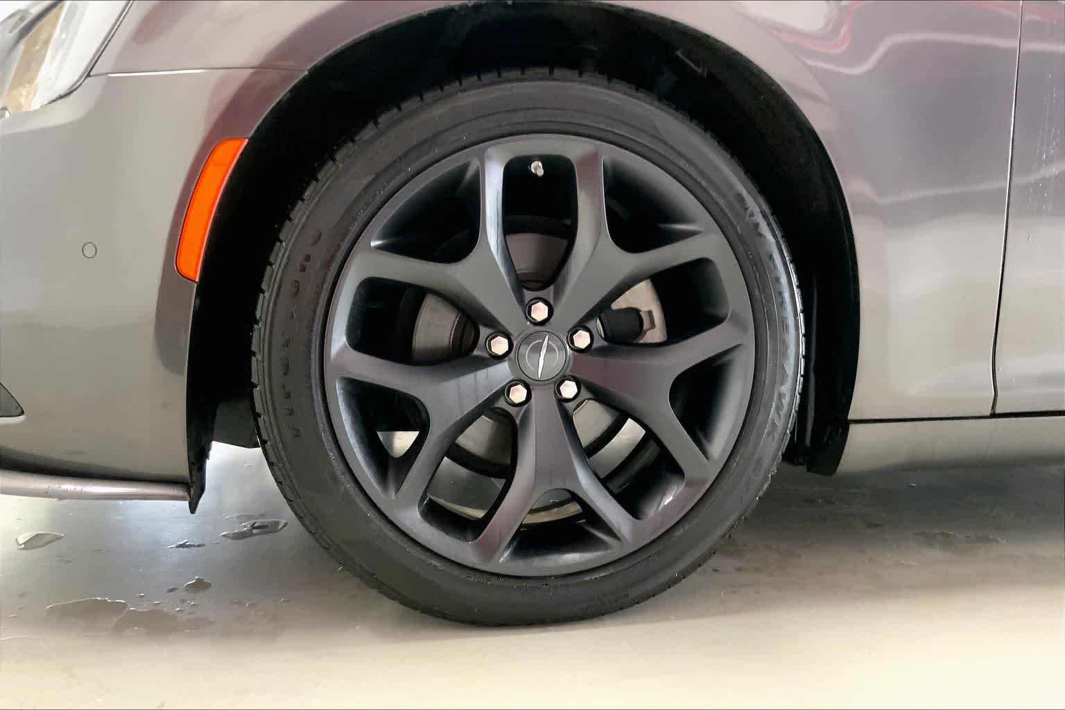 Thumbnail: 2022 Chrysler 300 - 7