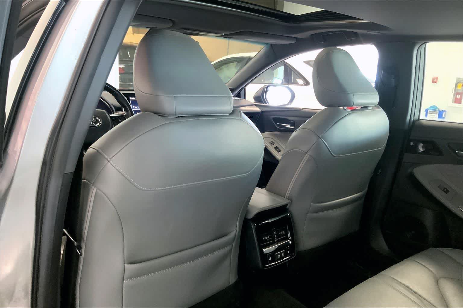 Thumbnail: 2020 Toyota Avalon - 10