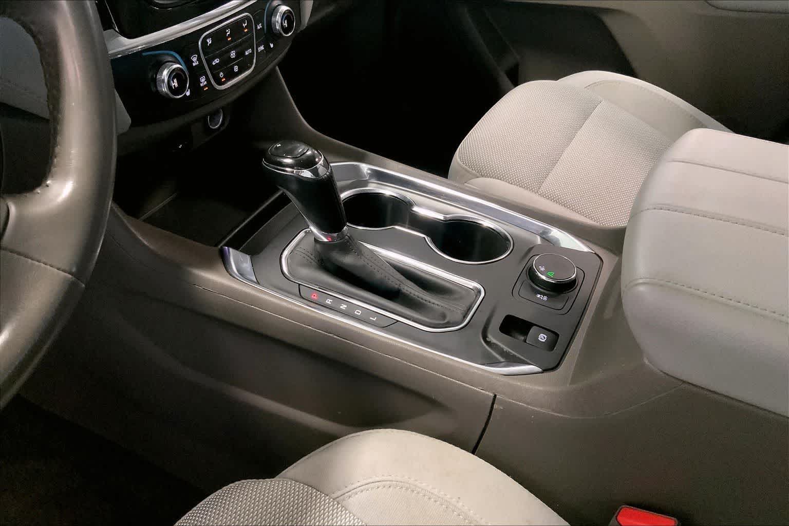 Thumbnail: 2018 Chevrolet Traverse - 15