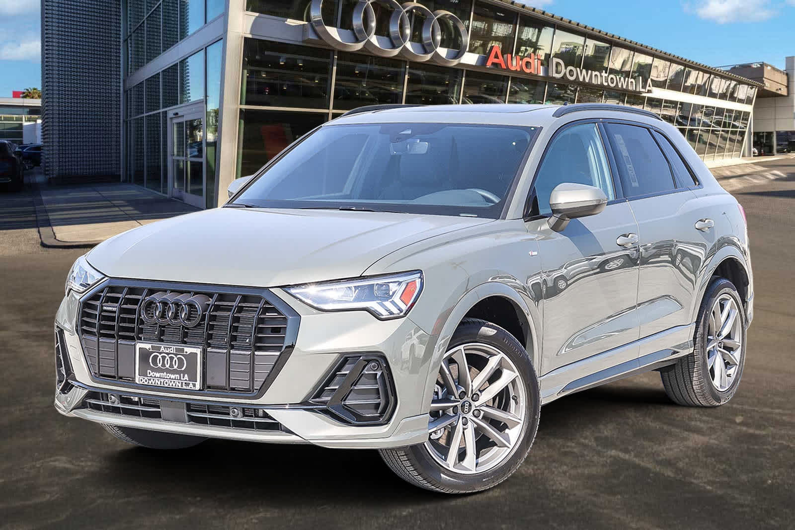 Thumbnail: 2025 Audi Q3 - 1