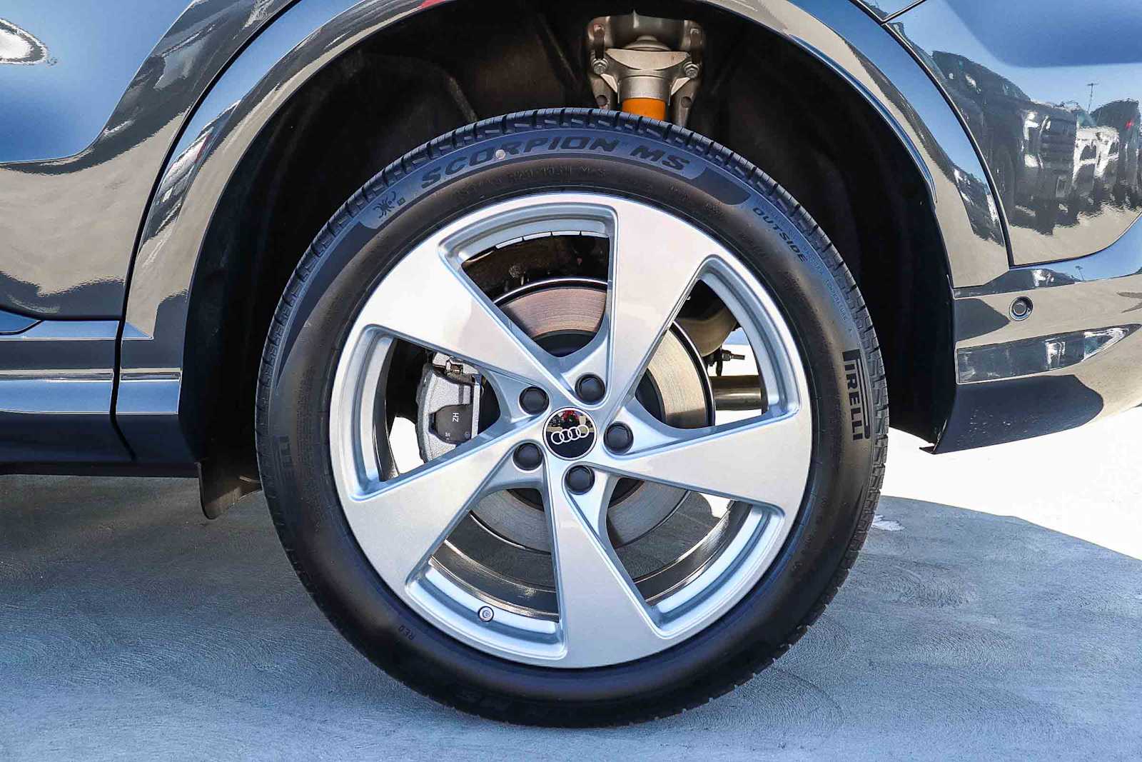 Thumbnail: 2025 Audi Q5 - 13