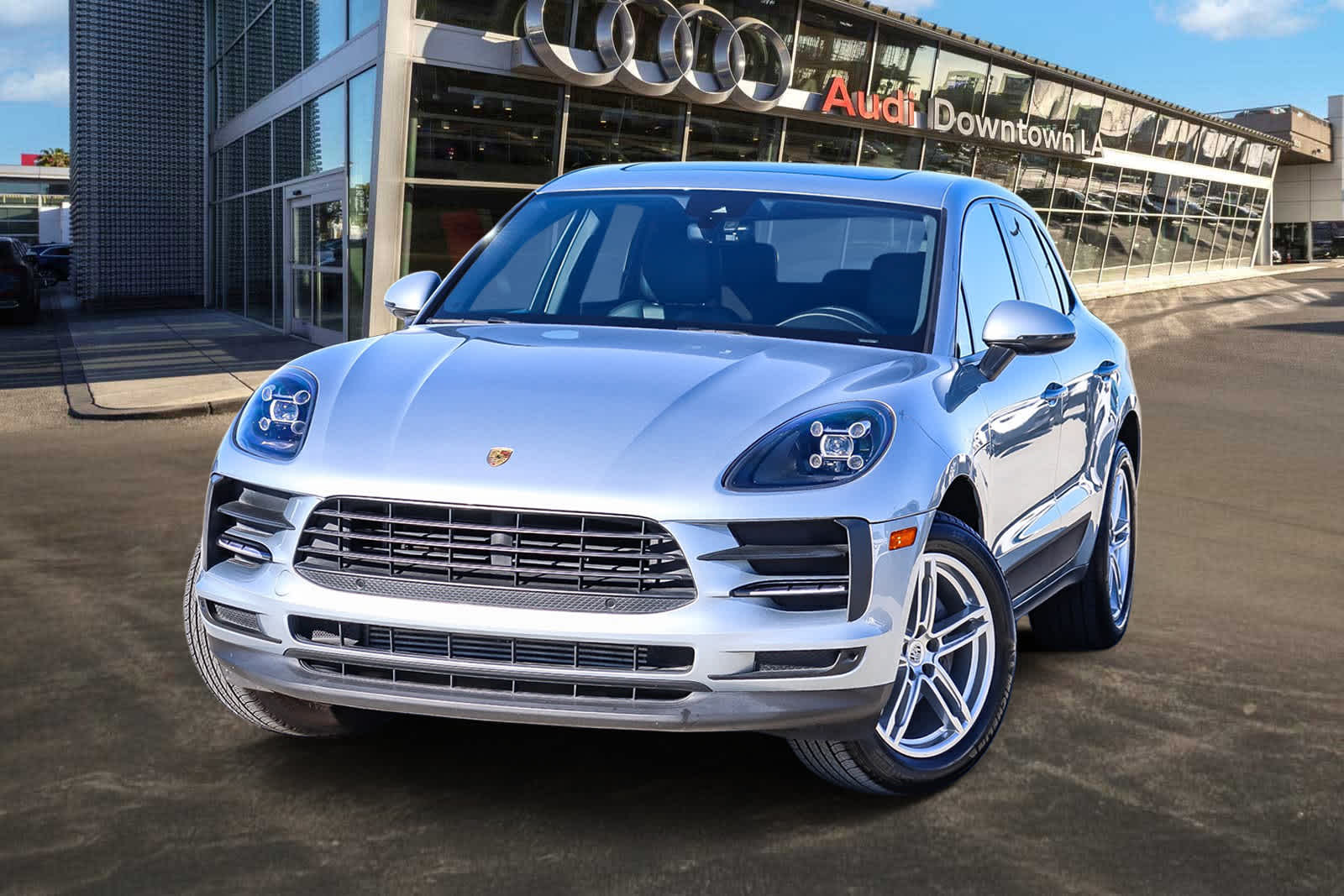Thumbnail: 2020 Porsche Macan - 1