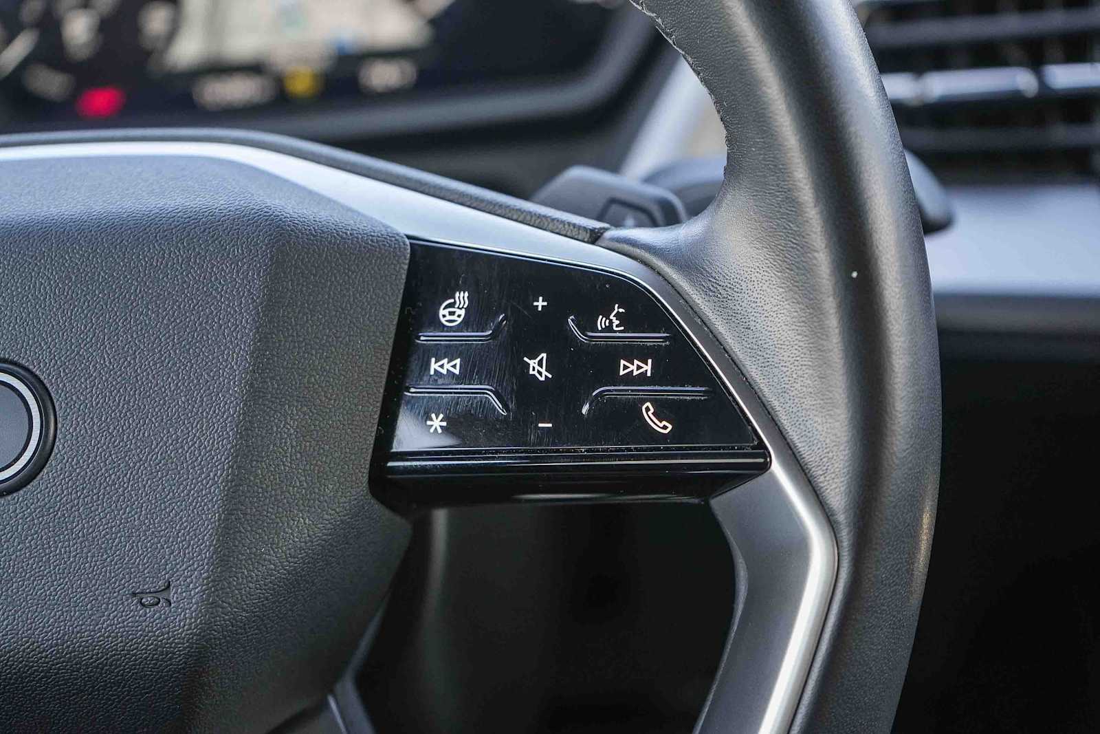 Thumbnail: 2023 Audi Q4 e-tron - 21