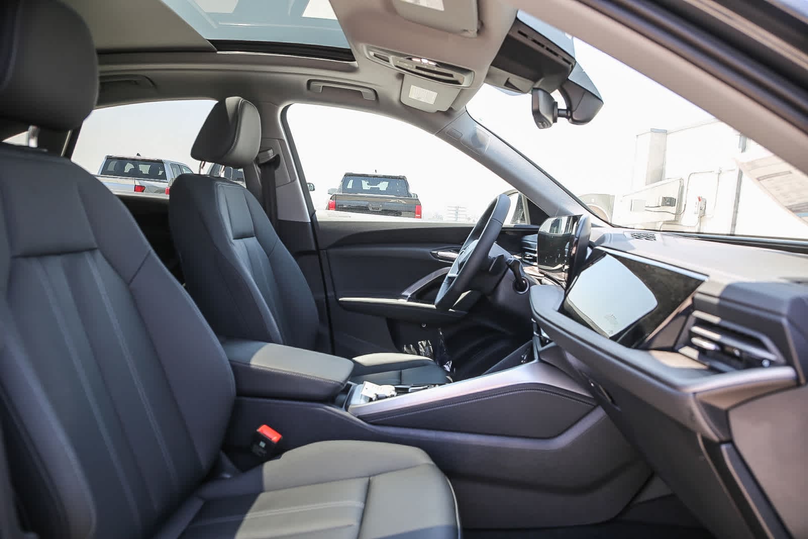 Thumbnail: 2025 Audi Q5 - 17