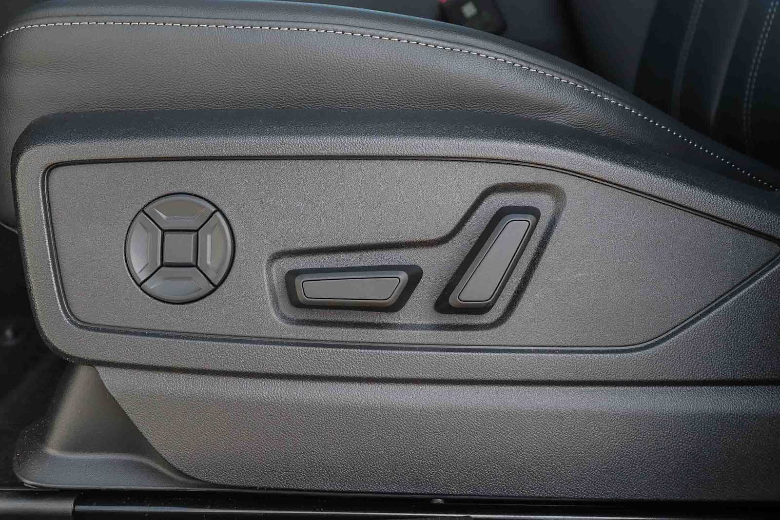 Thumbnail: 2025 Audi Q5 - 26