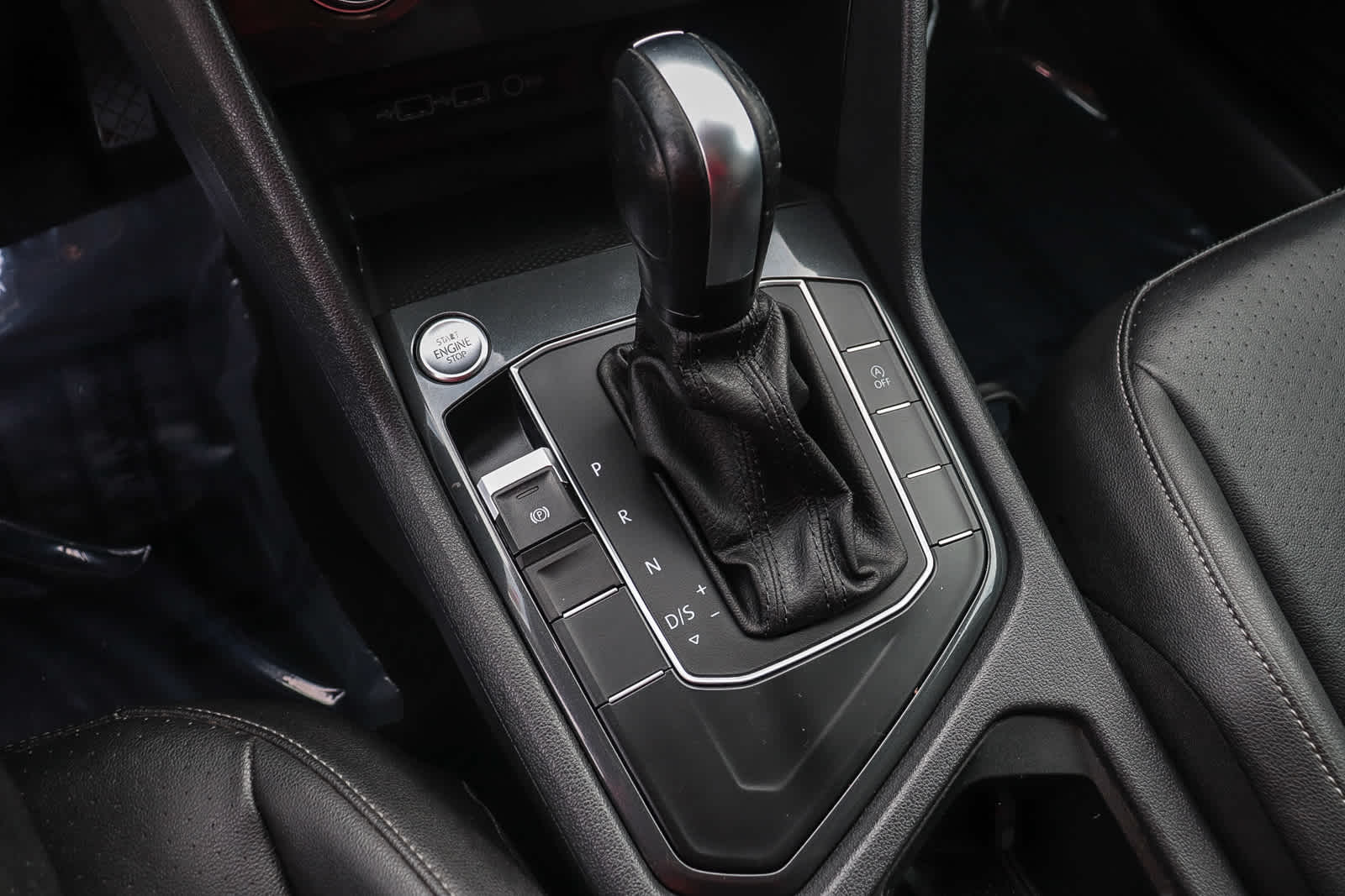 Thumbnail: 2020 Volkswagen Tiguan - 25