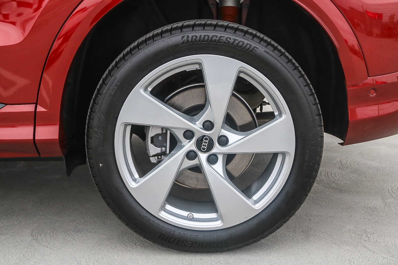 Thumbnail: 2025 Audi Q5 - 10