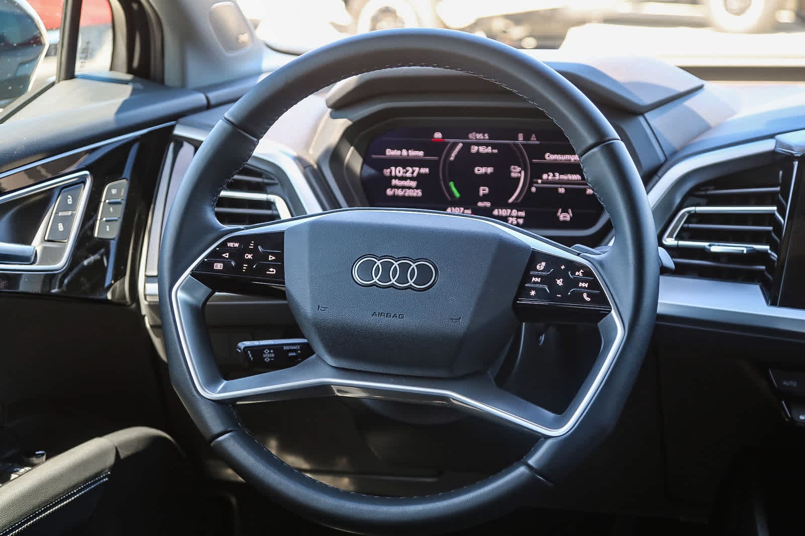 Thumbnail: 2024 Audi Q4 e-tron - 15