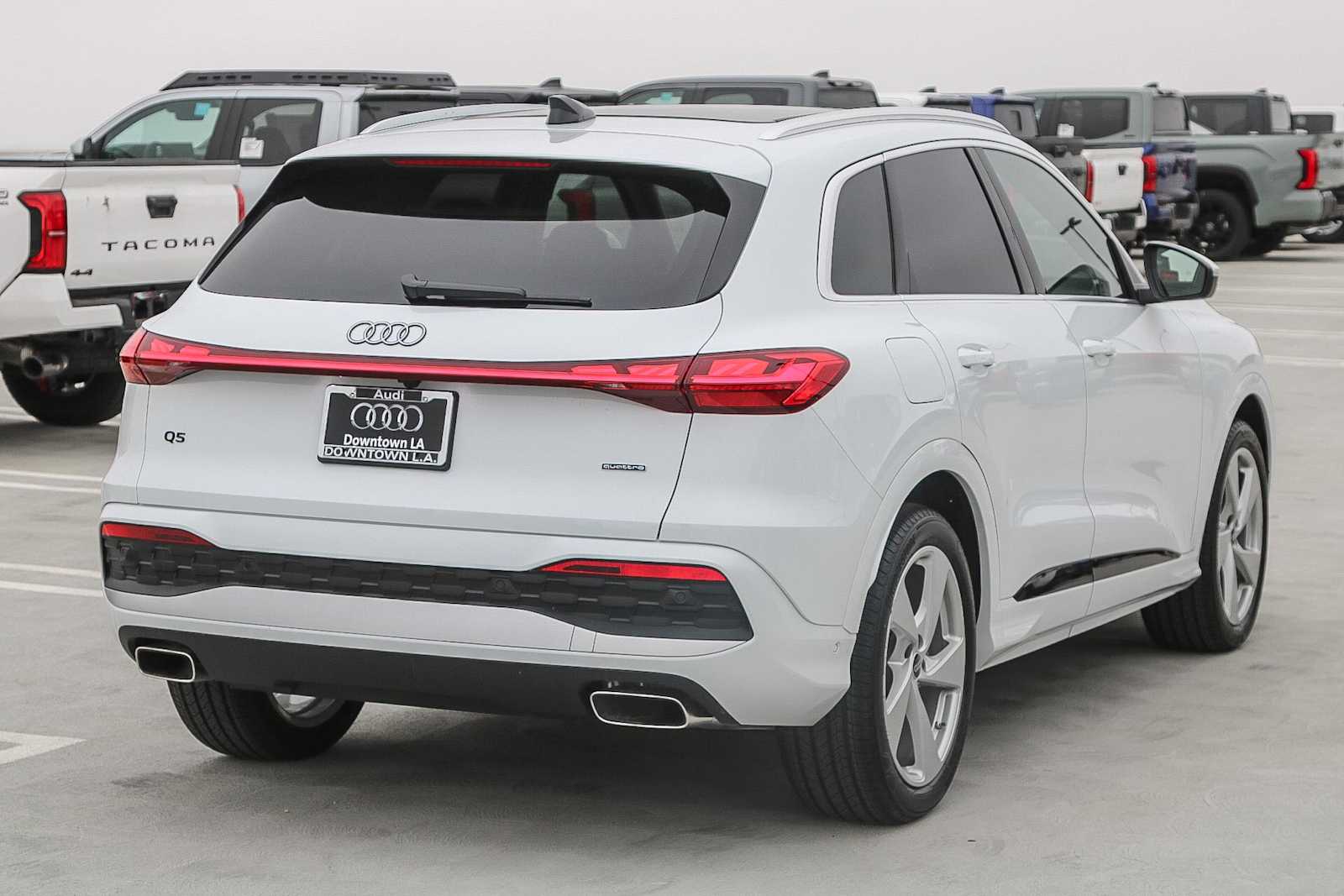 Thumbnail: 2025 Audi Q5 - 6