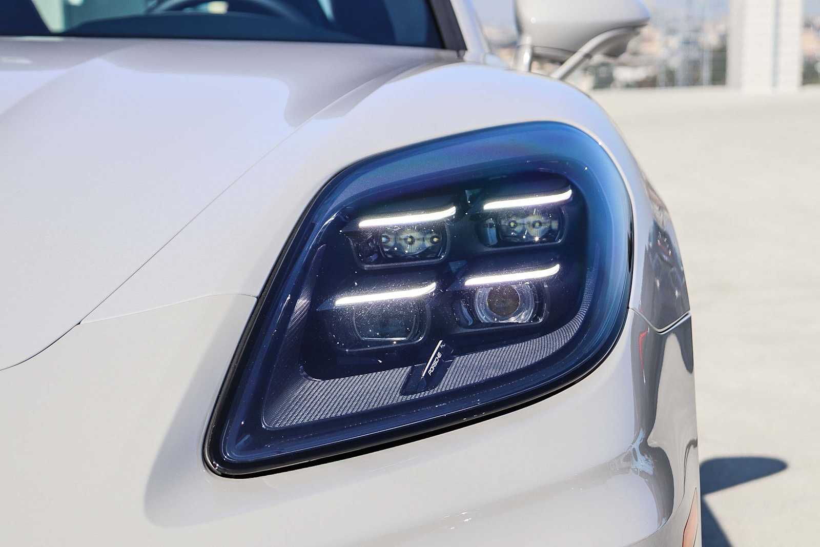 Thumbnail: 2025 Porsche Panamera - 4