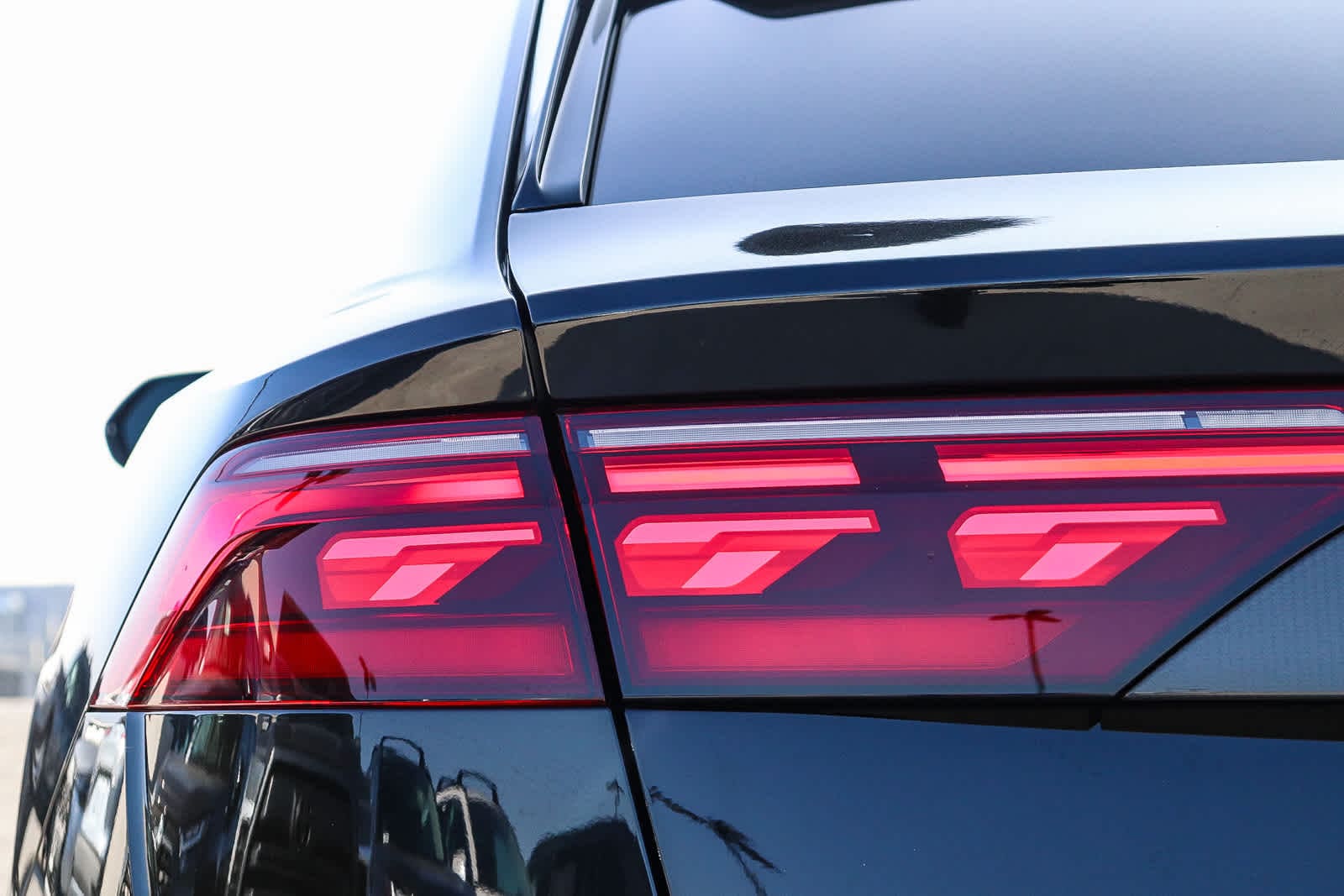 Thumbnail: 2026 Audi Q8 - 12