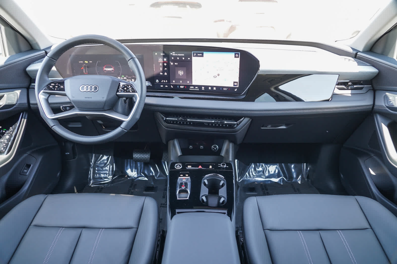 Thumbnail: 2025 Audi Q6 e-tron - 12