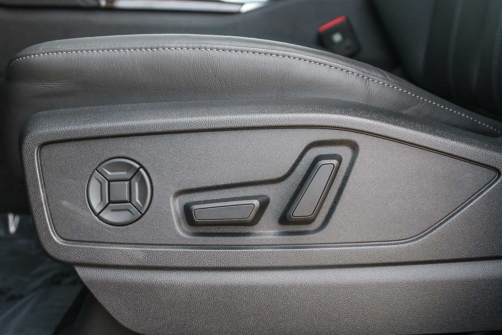 Thumbnail: 2025 Audi Q5 - 21